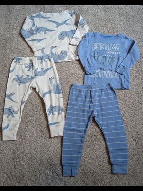 Carter's- 4 Piece Set- 2 Pajamas- 18 Months - Dinosaurs